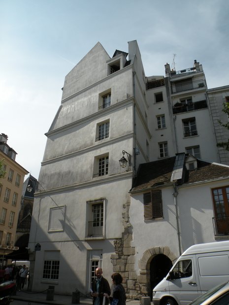  immeuble, rue Saint-Julien Le Pauvre